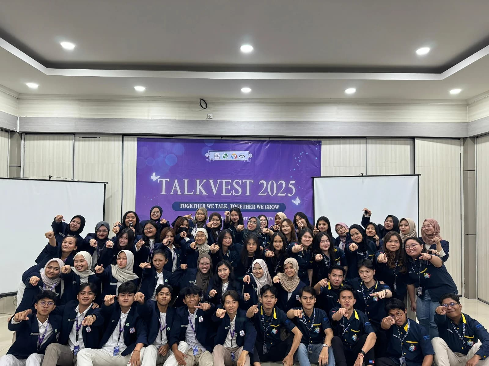 Studi Banding President University 2025